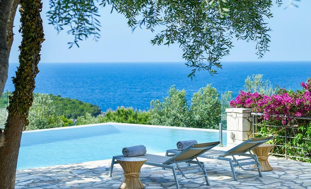 Villa Ioli- Beachfront Luxury Residence Igoumenítsa Eksteriør bilde