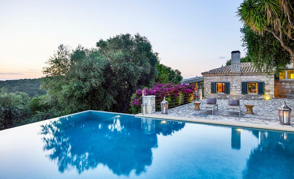 Villa Ioli- Beachfront Luxury Residence Igoumenítsa Eksteriør bilde
