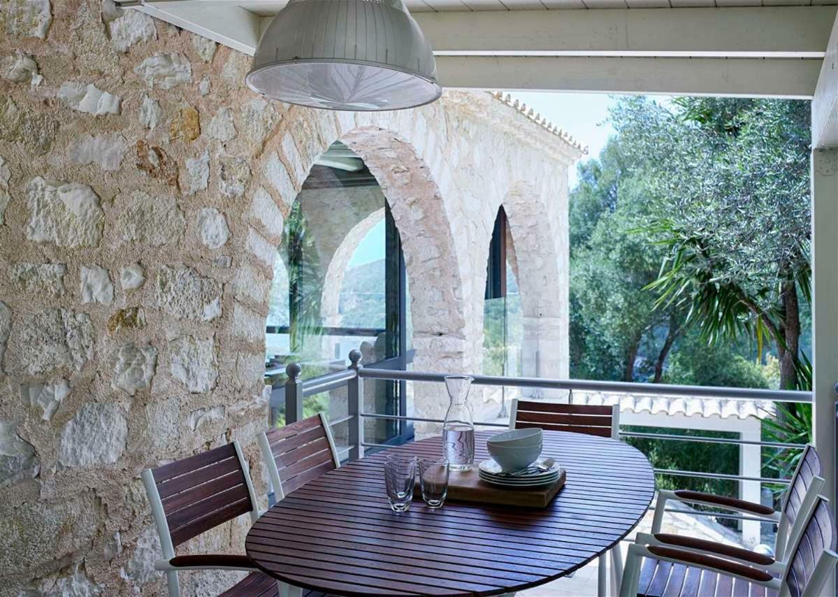 Villa Ioli- Beachfront Luxury Residence Igoumenítsa Eksteriør bilde