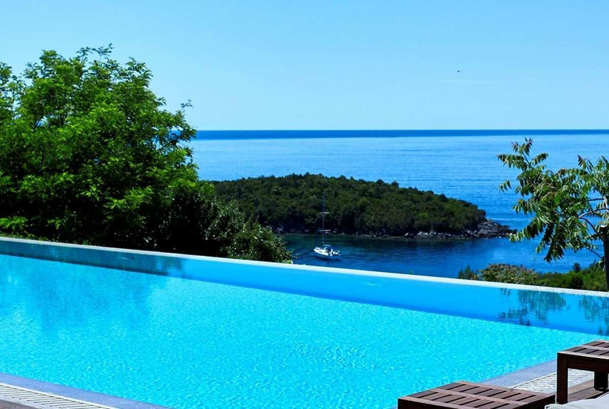 Villa Ioli- Beachfront Luxury Residence Igoumenítsa Eksteriør bilde