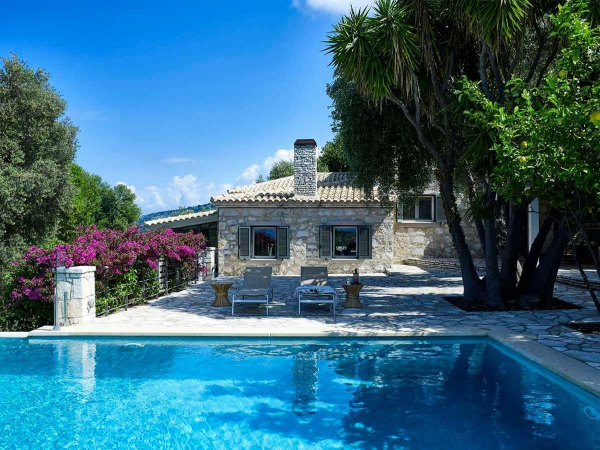 Villa Ioli- Beachfront Luxury Residence Igoumenítsa Eksteriør bilde
