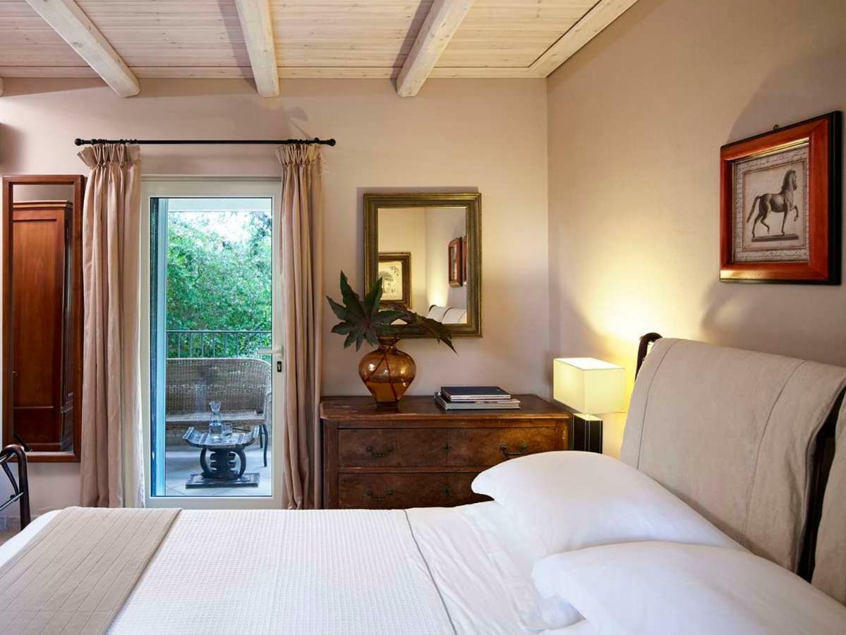 Villa Ioli- Beachfront Luxury Residence Igoumenítsa Eksteriør bilde